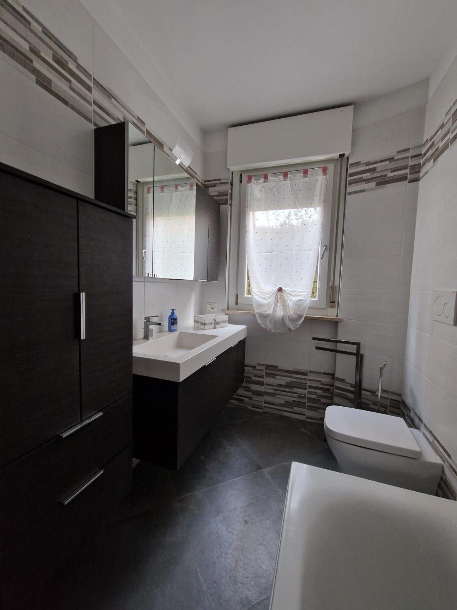 Apartment Iris 2 *