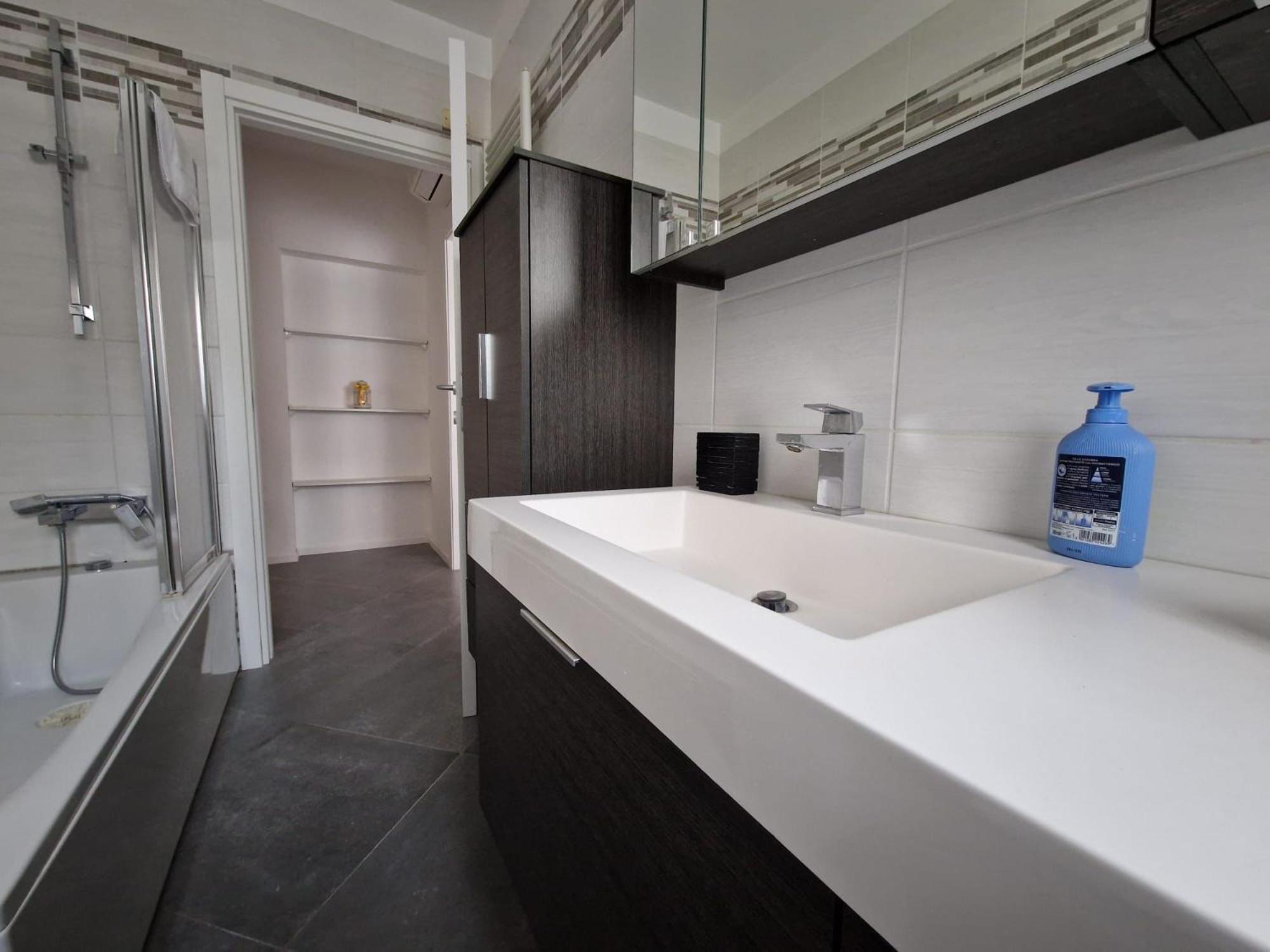 Iris 2 Apartment